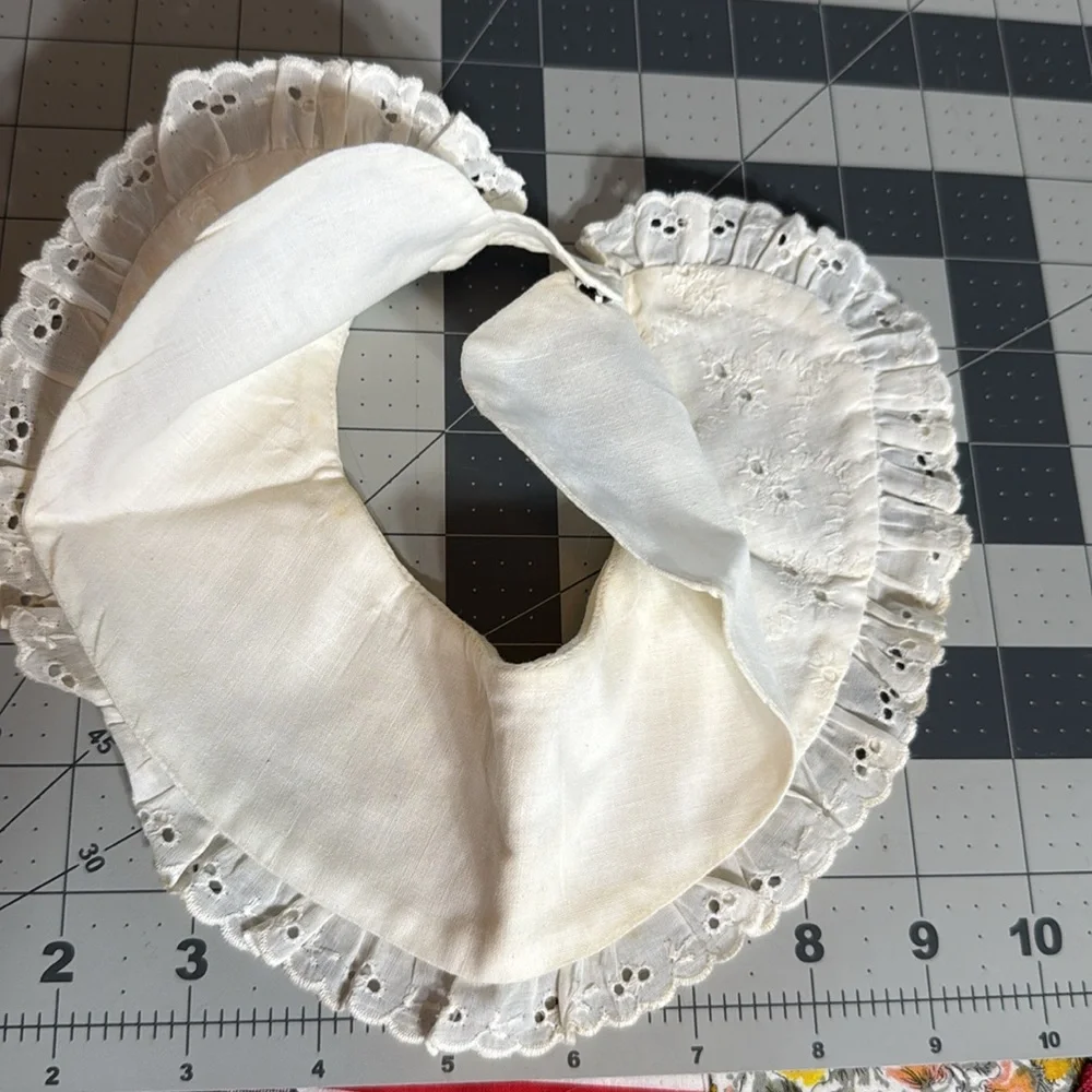 Vintage Eyelet Lace Peter Pan Detachable Collar – Embroidered Floral with Ruffle - Picture 8 of 10